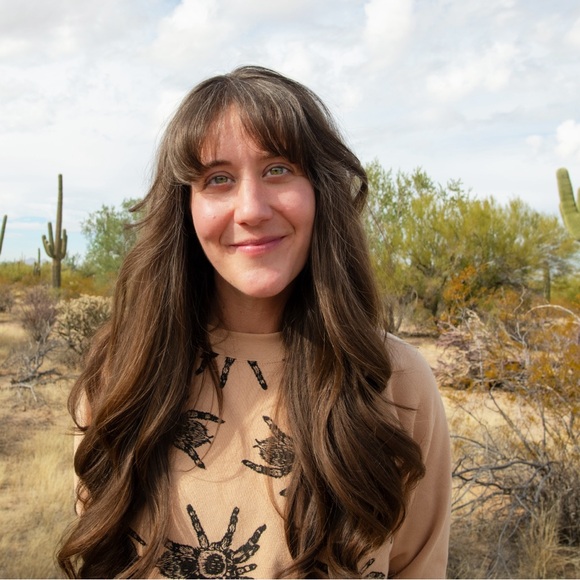 Meet your Posher, Deirdre - Picture 2 of 2